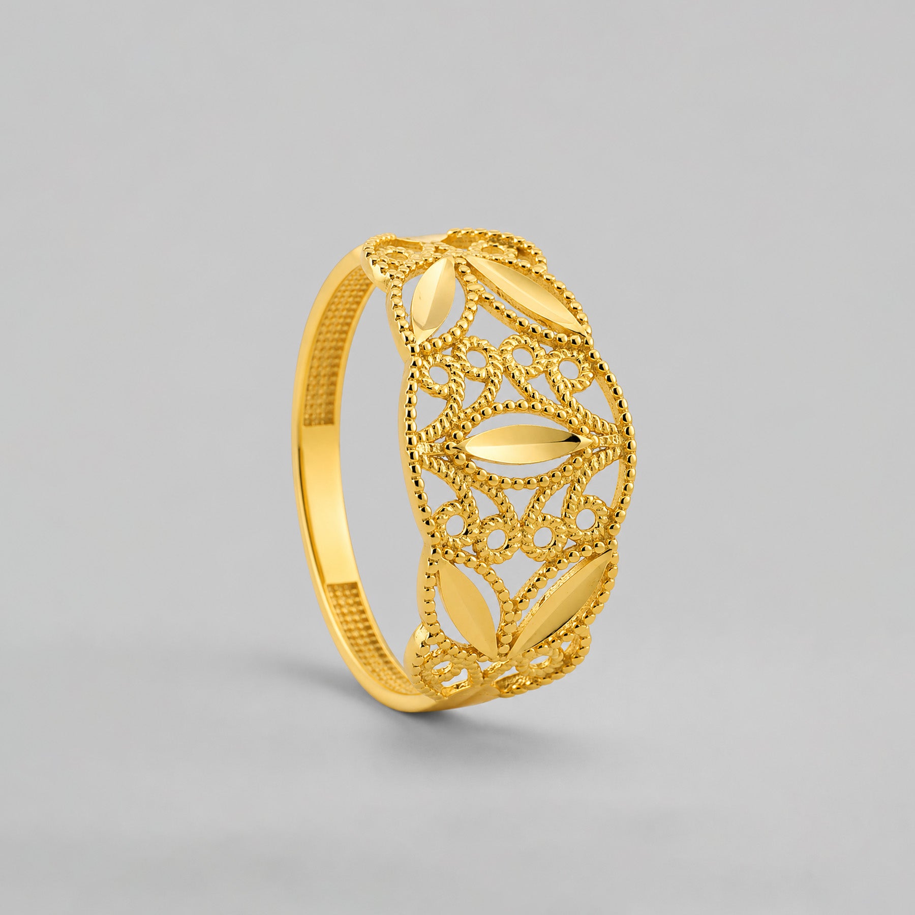 22K Gold Filigree Oval Ring