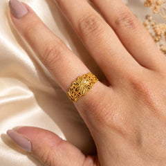 22K Gold Floral Filigree Ring