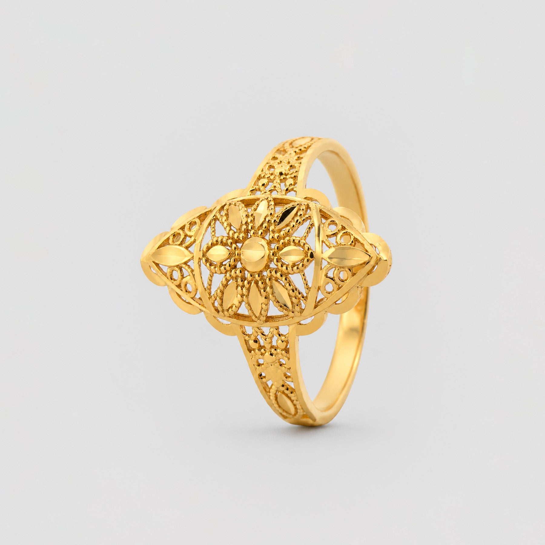 22K Gold Vintage Floral Ring