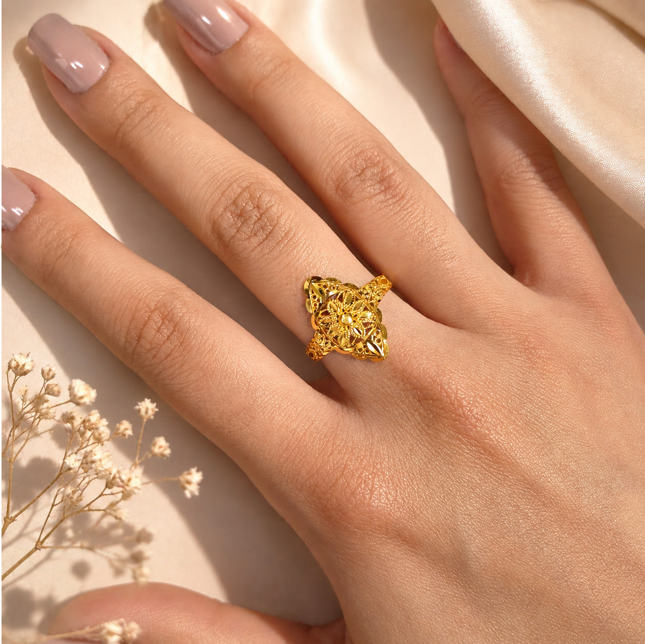 22K Gold Vintage Floral Ring